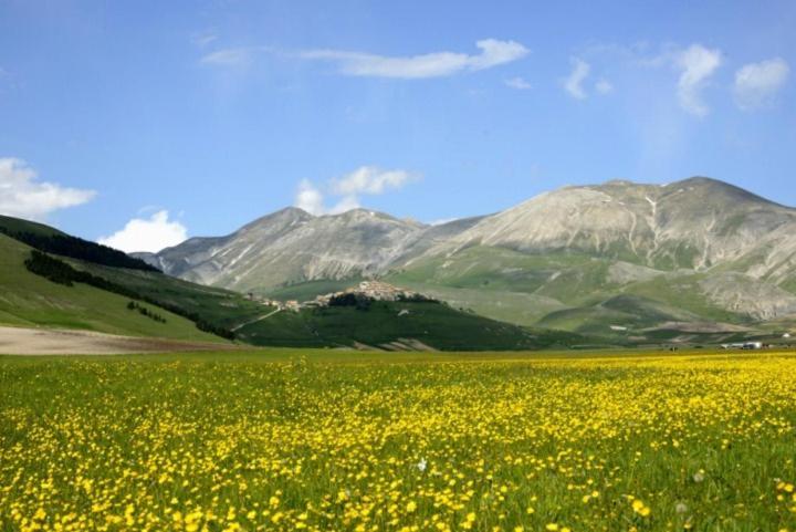 Hotel Europa Norcia Exterior photo